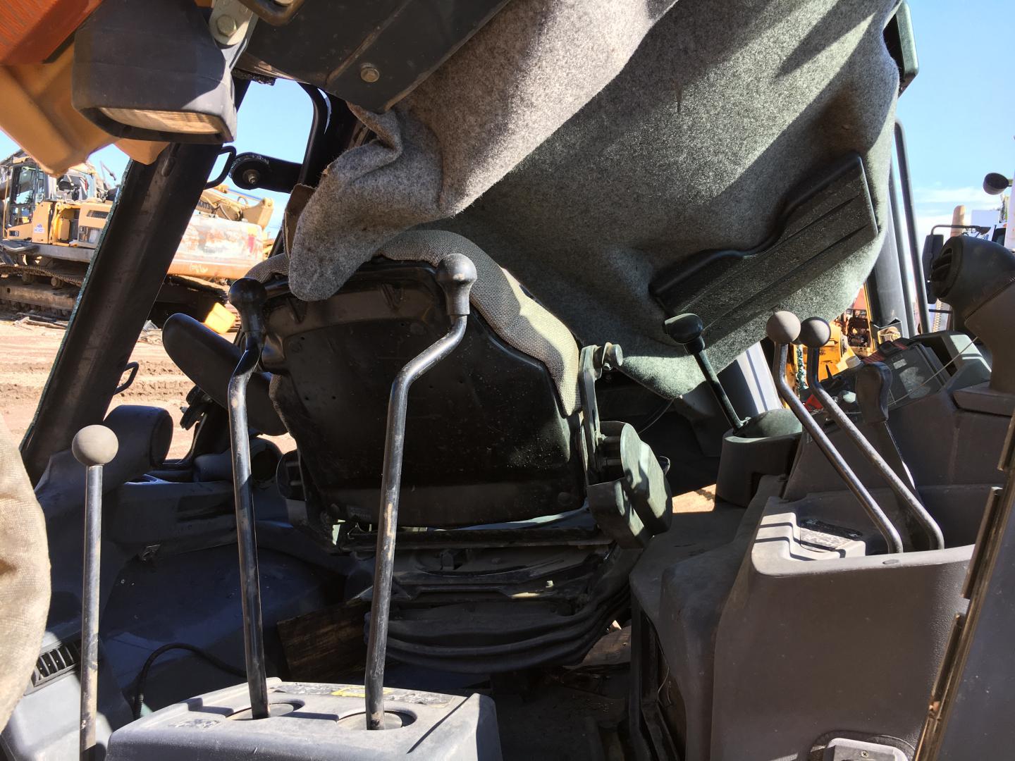 ./imagenes/INVOICE/2019/16900/RETROEXCAVADORA  PARA REFACCIONES 310SG (15).JPG